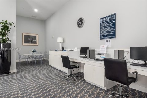 Copropriété à louer à Aventura, Floride: 2 chambres, 99.68 m2 № 1753132 - photo 13