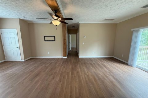 Villa ou maison à vendre à Weeki Wachee, Floride: 3 chambres, 170.57 m2 № 2102437 - photo 5