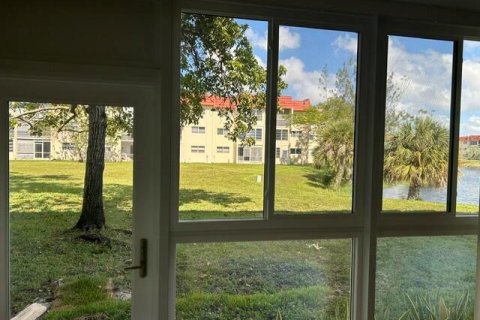 Copropriété à vendre à Sunrise, Floride: 2 chambres, 78.97 m2 № 2083788 - photo 4
