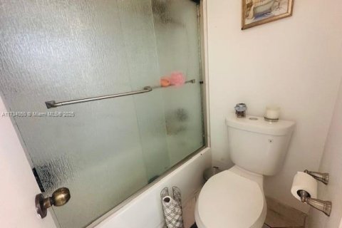 Copropriété à vendre à Sunny Isles Beach, Floride: 2 chambres, 113.06 m2 № 1942828 - photo 23