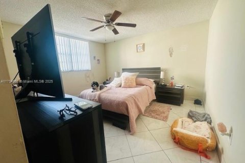 Copropriété à vendre à Sunny Isles Beach, Floride: 2 chambres, 113.06 m2 № 1942828 - photo 21