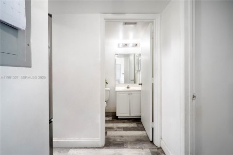 Купить кондоминиум в Холливуд, Флорида 2 спальни, 89.19м2, № 2043375 - фото 19