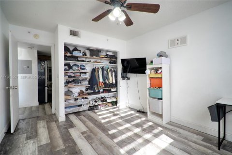 Купить кондоминиум в Холливуд, Флорида 2 спальни, 89.19м2, № 2043375 - фото 21