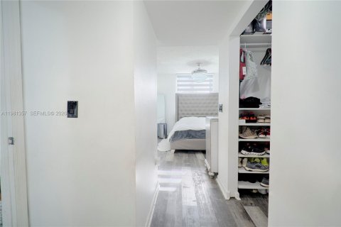 Купить кондоминиум в Холливуд, Флорида 2 спальни, 89.19м2, № 2043375 - фото 13