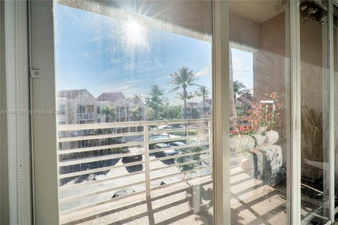 Купить кондоминиум в Холливуд, Флорида 2 спальни, 89.19м2, № 2043375 - фото 8