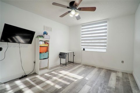 Купить кондоминиум в Холливуд, Флорида 2 спальни, 89.19м2, № 2043375 - фото 9