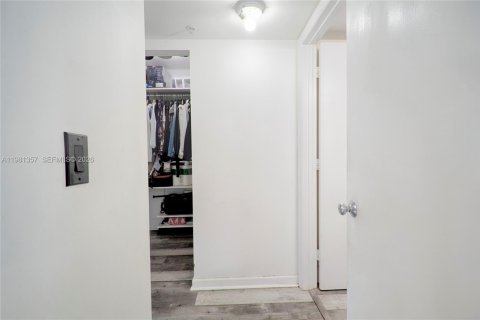 Купить кондоминиум в Холливуд, Флорида 2 спальни, 89.19м2, № 2043375 - фото 15