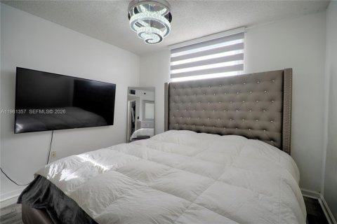 Купить кондоминиум в Холливуд, Флорида 2 спальни, 89.19м2, № 2043375 - фото 11