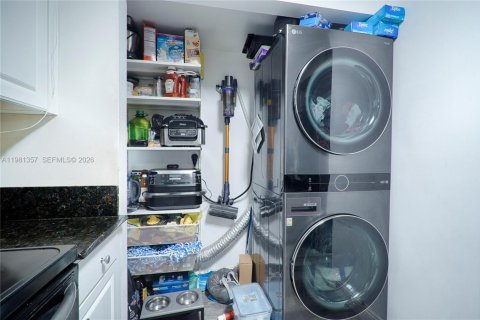 Купить кондоминиум в Холливуд, Флорида 2 спальни, 89.19м2, № 2043375 - фото 22