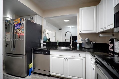 Купить кондоминиум в Холливуд, Флорида 2 спальни, 89.19м2, № 2043375 - фото 5