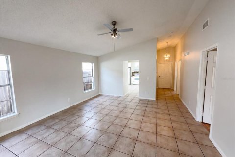 House in Orlando, Florida 2 bedrooms, 97.92 sq.m. № 2116130 - photo 12