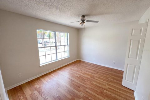 House in Orlando, Florida 2 bedrooms, 97.92 sq.m. № 2116130 - photo 14