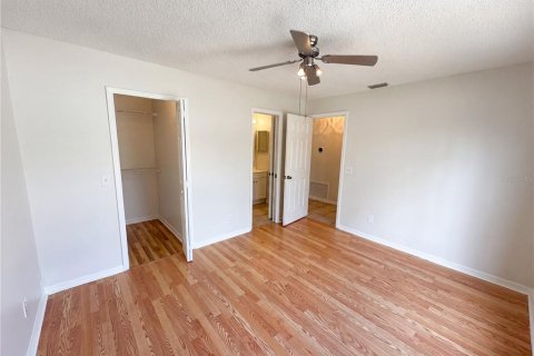 House in Orlando, Florida 2 bedrooms, 97.92 sq.m. № 2116130 - photo 15