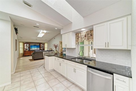 Villa ou maison à vendre à Port Charlotte, Floride: 4 chambres, 206.71 m2 № 2400172 - photo 25