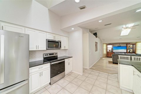 Villa ou maison à vendre à Port Charlotte, Floride: 4 chambres, 206.71 m2 № 2400172 - photo 24
