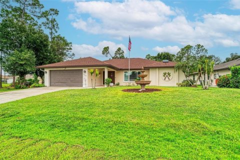 Villa ou maison à vendre à Port Charlotte, Floride: 4 chambres, 206.71 m2 № 2400172 - photo 4