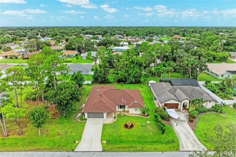 Villa ou maison à Port Charlotte, Floride 4 chambres, 206.71 m2 № 2400172