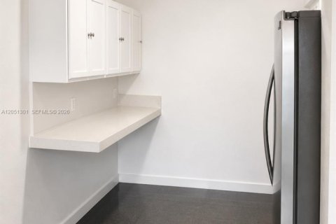 Villa ou maison à vendre à Opa-locka, Floride: 4 chambres, 122.35 m2 № 2260857 - photo 2