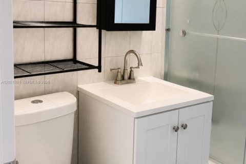 Villa ou maison à vendre à Opa-locka, Floride: 4 chambres, 122.35 m2 № 2260857 - photo 6