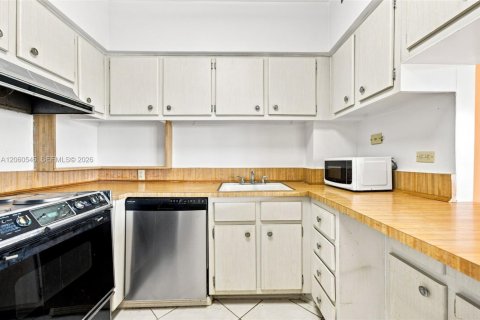 Condominio en venta en Miami Beach, Florida, 3 dormitorios, 109.72 m2 № 2246092 - foto 11