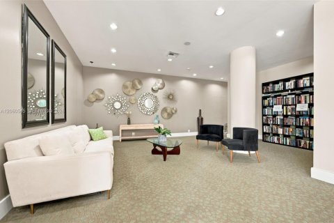 Condominio en venta en Miami Beach, Florida, 3 dormitorios, 109.72 m2 № 2246092 - foto 2