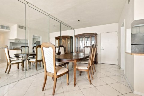 Condominio en venta en Miami Beach, Florida, 3 dormitorios, 109.72 m2 № 2246092 - foto 9