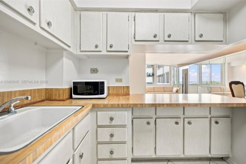 Condominio en venta en Miami Beach, Florida, 3 dormitorios, 109.72 m2 № 2246092 - foto 13
