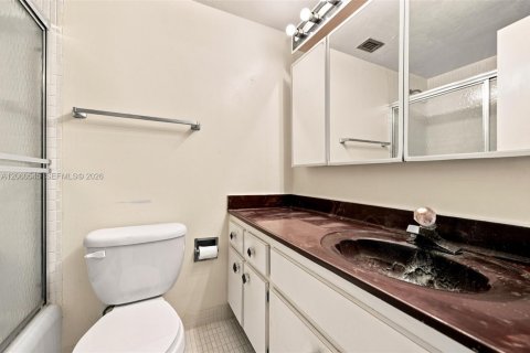 Condominio en venta en Miami Beach, Florida, 3 dormitorios, 109.72 m2 № 2246092 - foto 24