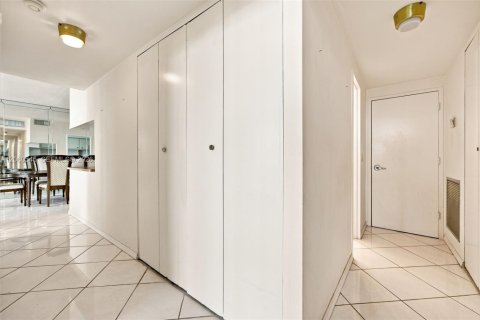 Condominio en venta en Miami Beach, Florida, 3 dormitorios, 109.72 m2 № 2246092 - foto 3