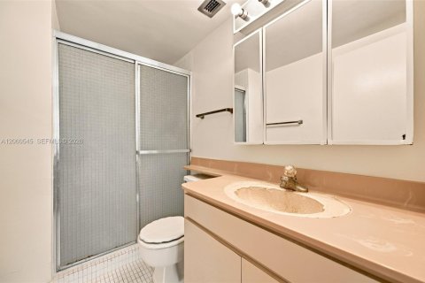 Condominio en venta en Miami Beach, Florida, 3 dormitorios, 109.72 m2 № 2246092 - foto 18