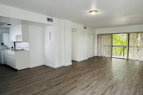 Condominio en alquiler en Miami, Florida, 2 dormitorios, 112.41 m2 № 1938549 - foto 1