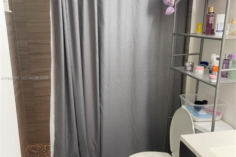 Copropriété à vendre à Fort Lauderdale, Floride: 1 chambre, 60.11 m2 № 1999175 - photo 2