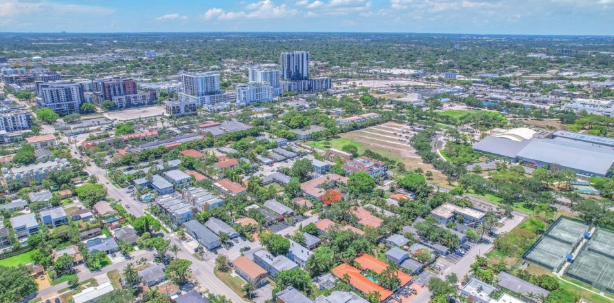Propiedad comercial en Fort Lauderdale, Florida 370.87 m2 № 740139