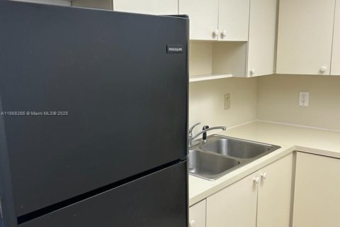 Снять в аренду кондоминиум в Майами, Флорида 1 спальня, 78.04м2, № 2015496 - фото 5