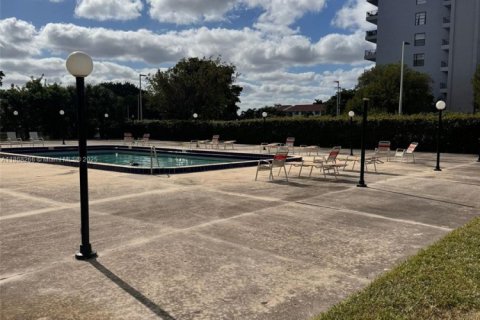 Снять в аренду кондоминиум в Майами, Флорида 1 спальня, 78.04м2, № 2015496 - фото 16