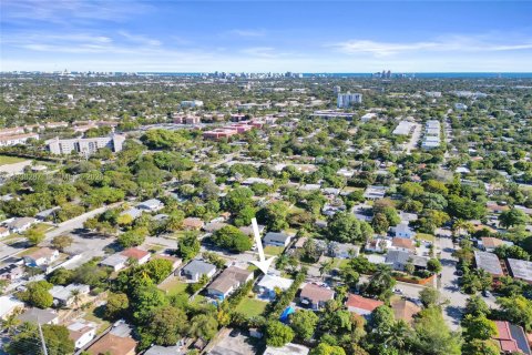 Villa ou maison à vendre à Fort Lauderdale, Floride: 2 chambres, 85.93 m2 № 1996855 - photo 25