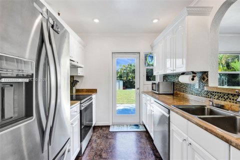 Villa ou maison à vendre à Fort Lauderdale, Floride: 2 chambres, 85.93 m2 № 1996855 - photo 8