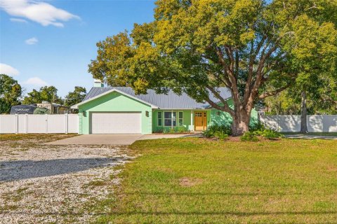 House in Seminole, Florida 3 bedrooms, 180.69 sq.m. № 2098509 - photo 5