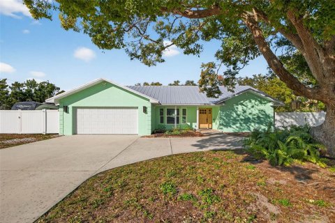 Villa ou maison à Seminole, Floride 3 chambres, 180.69 m2 № 2098509
