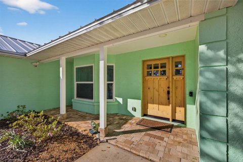 House in Seminole, Florida 3 bedrooms, 180.69 sq.m. № 2098509 - photo 9