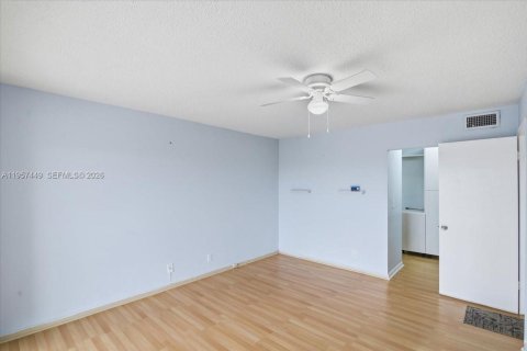 Купить кондоминиум в Халландейл-Бич, Флорида 1 спальня, 71.53м2, № 2011446 - фото 25