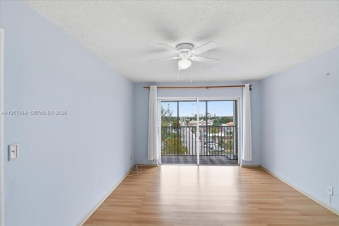 Купить кондоминиум в Халландейл-Бич, Флорида 1 спальня, 71.53м2, № 2011446 - фото 14