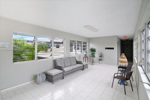 Купить кондоминиум в Халландейл-Бич, Флорида 1 спальня, 71.53м2, № 2011446 - фото 7