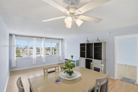 Купить кондоминиум в Халландейл-Бич, Флорида 1 спальня, 71.53м2, № 2011446 - фото 20