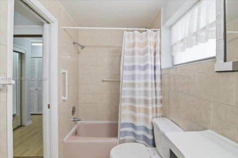 Купить кондоминиум в Халландейл-Бич, Флорида 1 спальня, 71.53м2, № 2011446 - фото 15