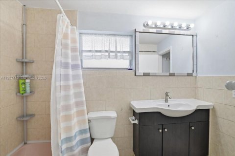 Купить кондоминиум в Халландейл-Бич, Флорида 1 спальня, 71.53м2, № 2011446 - фото 22