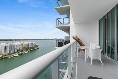 Condo in North Bay Village, Florida, 2 bedrooms  № 2430033 - photo 10