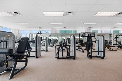 Condo in North Bay Village, Florida, 2 bedrooms  № 2430033 - photo 20