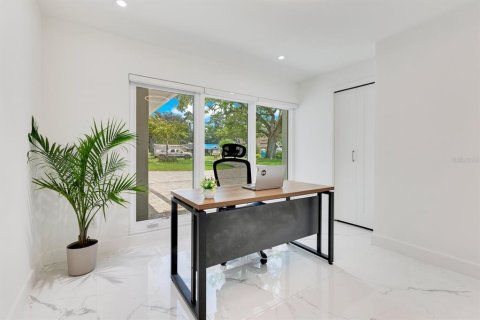House in Orlando, Florida 4 bedrooms, 395.58 sq.m. № 1777479 - photo 29