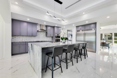 House in Orlando, Florida 4 bedrooms, 395.58 sq.m. № 1777479 - photo 8
